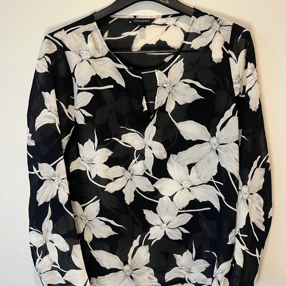 Banana Republic black and white floral patterned long sleeved blouse size small - Picture 1 of 3